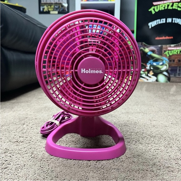 Holmes 6-in 2-Speed Oscillating Desk Fan - Picture 1 of 8